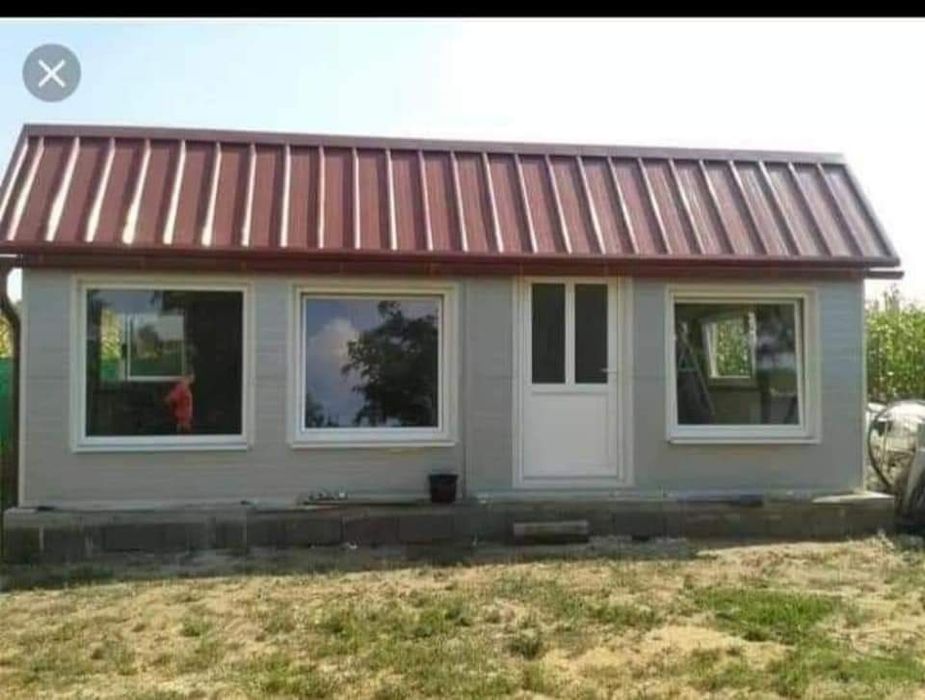 modulare pe structură metalică rezistentă și invelite cu panou sandwic