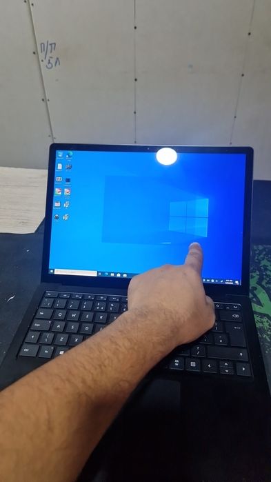 Microsoft surfice laptop 3 core i5