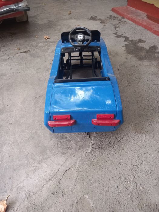 Rassiyiskiy AZLK moshina