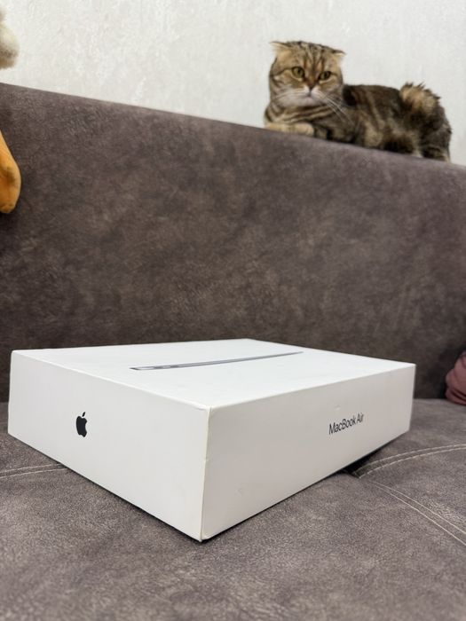 MacBook AIR M1 8/256