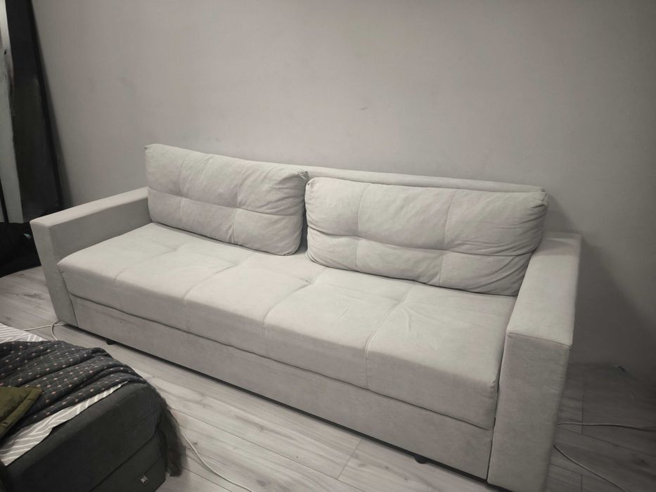 Диван серый для зала