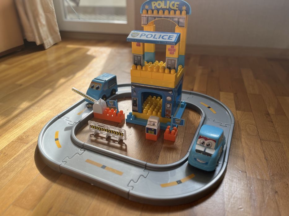 Конструктори- къща и полицейски участък и ферма