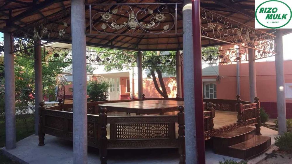 Назарбек Харакатда файзли ховли сотилади. NR494/171