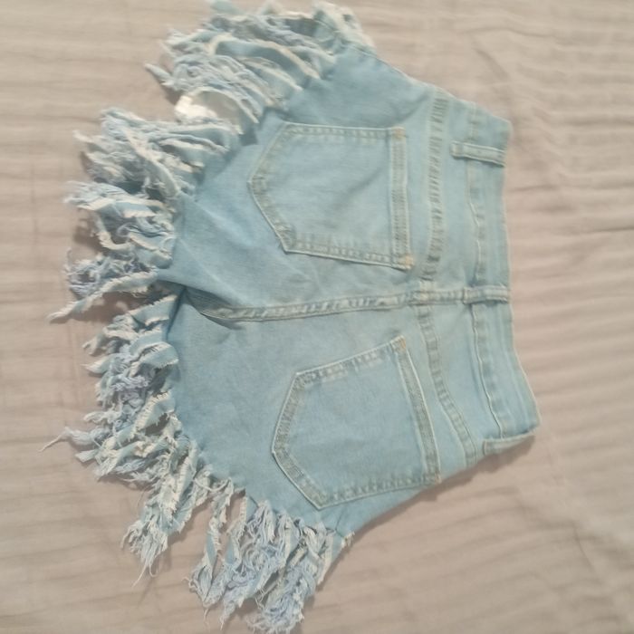 Pantaloni scurți de blugi