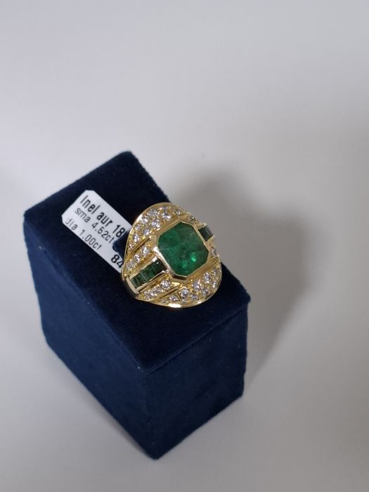 Inel aur 18k cu smaralde si diamante