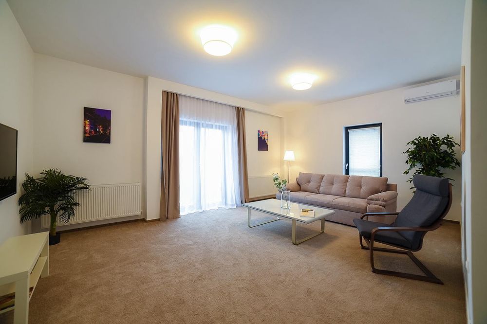 Vând imobil 7 apartamente