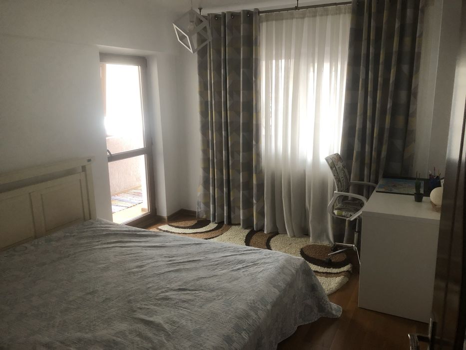 Inchiriez apartament cu 3 camere in pacurari