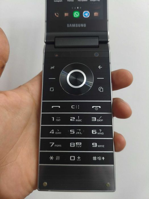 Samsung w2019 silver 256gb