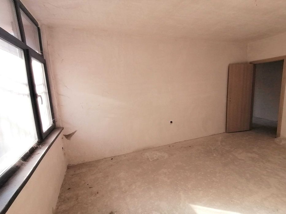 Продава се Тристаен апартамент в Стара Загора, Три чучура - юг - 130 кв.м за 654 €/кв.м - Снимка #12