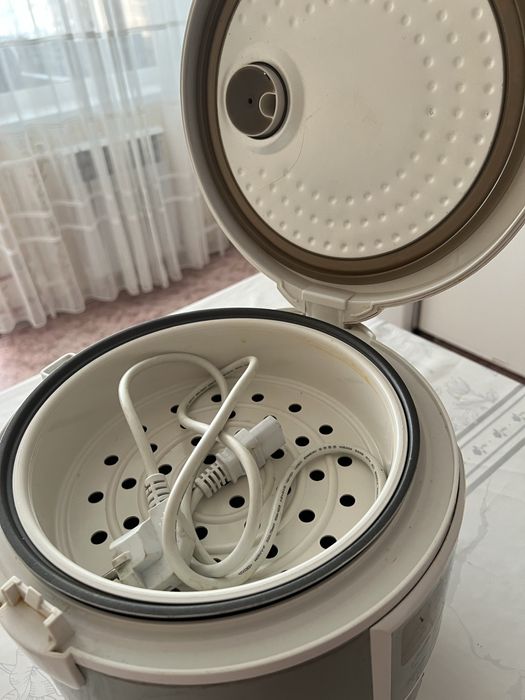 Мультиварка б/у Redmond