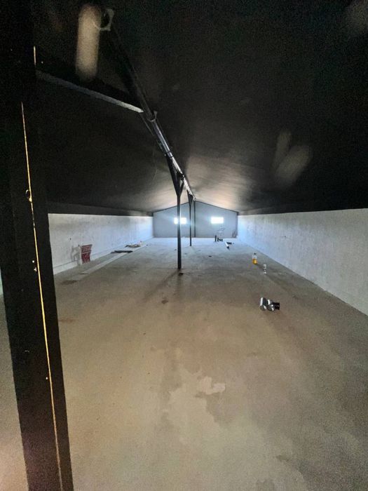 Srochniy 3etajli  Bino sotiladi qorasuvmebel taraf