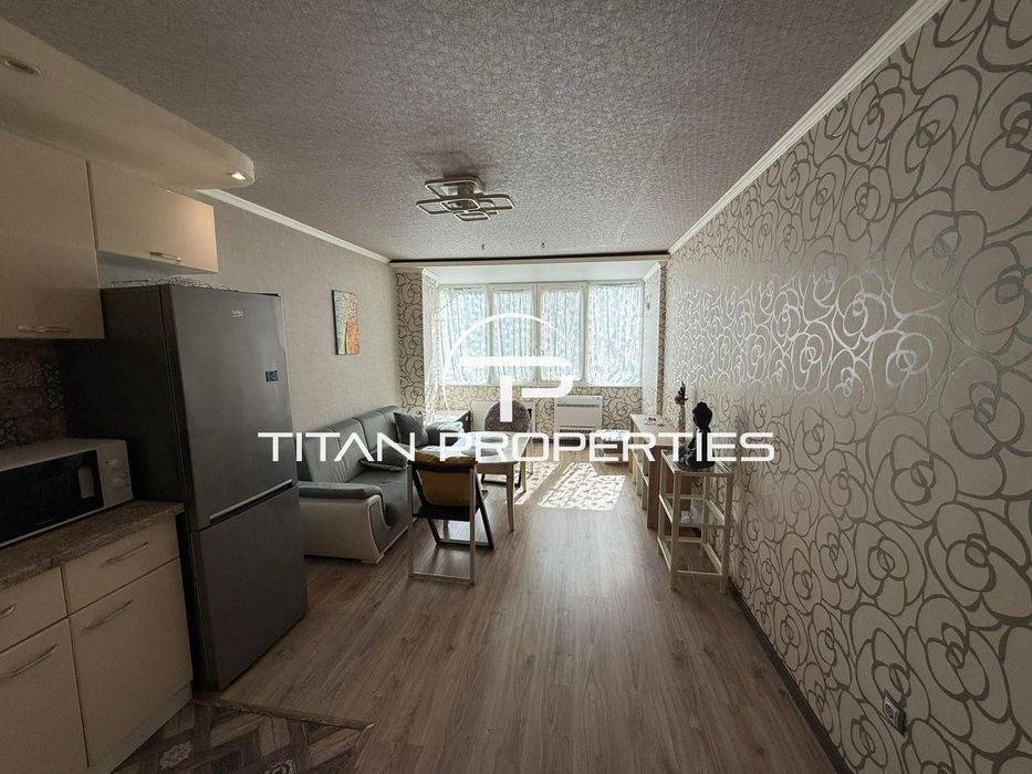 Дава се под наем Тристаен апартамент в Бургас, Лазур - 65 кв.м за 680 € - Снимка #2
