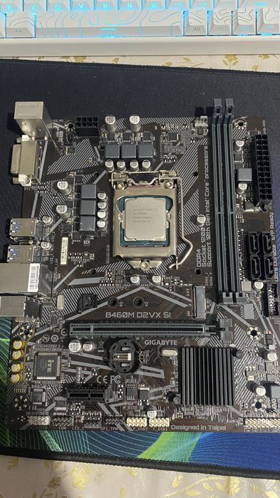 Материнская плата