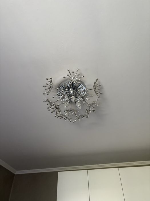 Продам люстры самовывоз