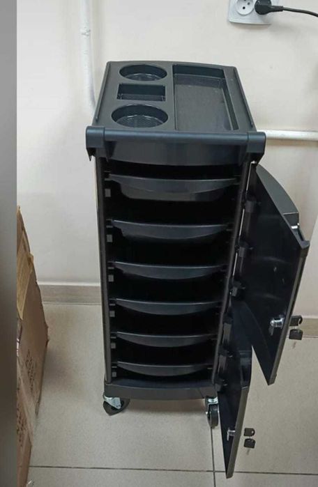 Помошник, тележка для парикмахера