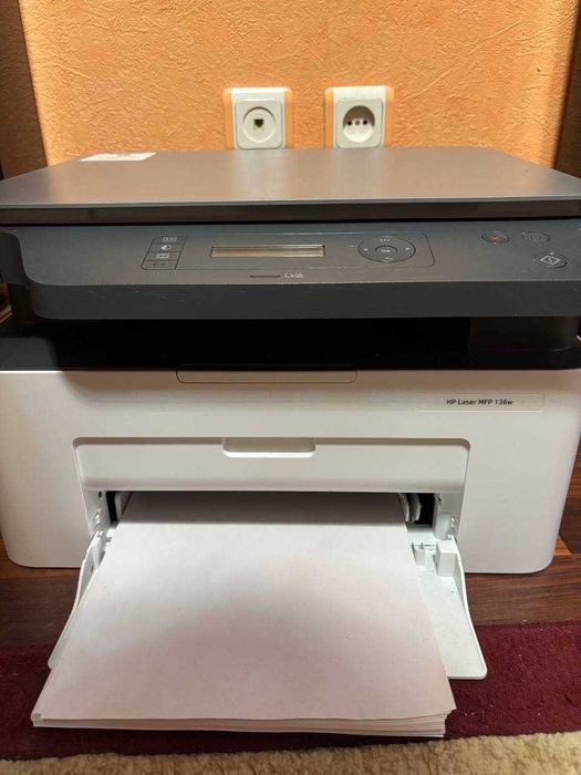 Принтер  HP Laser MFP 136w