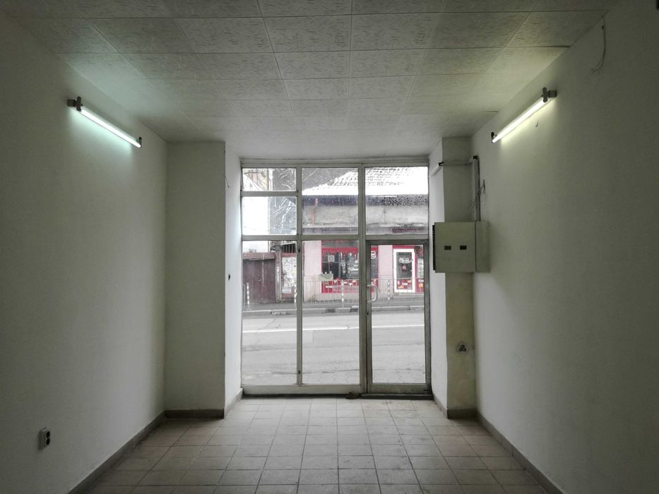 Дава се под наем Магазин в София, Княжево - 45 кв.м за 255 € - Снимка #2