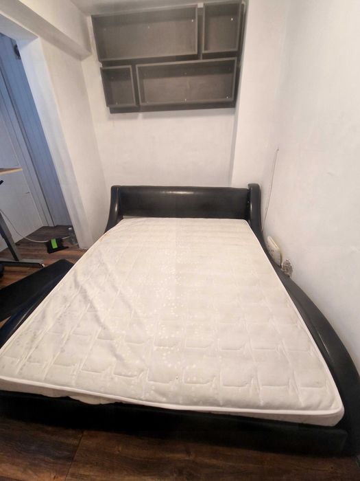 Кожена спалня с матрак