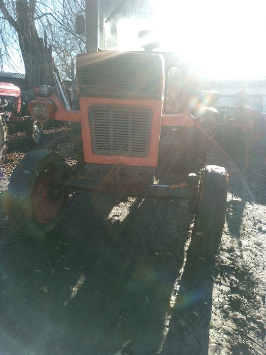 Vînd tractor utb 650