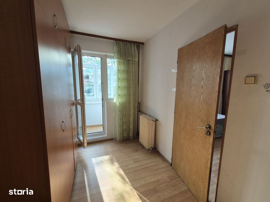 Apt 3 camere nedecomandat, zona Malu Rosu, et 1/4