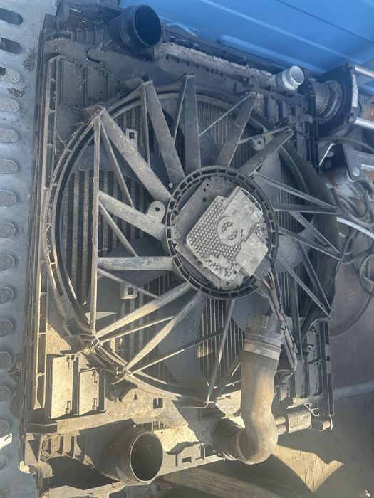 Bmw Бмв F10 Ф10 F11 Ф11 530d 520d радиатор радиатори перка дифузьор