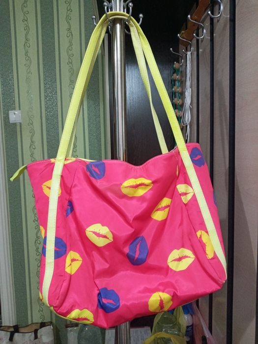 Сумка для пляжа и бассейна . Новая. Красивая и оригинальная.
