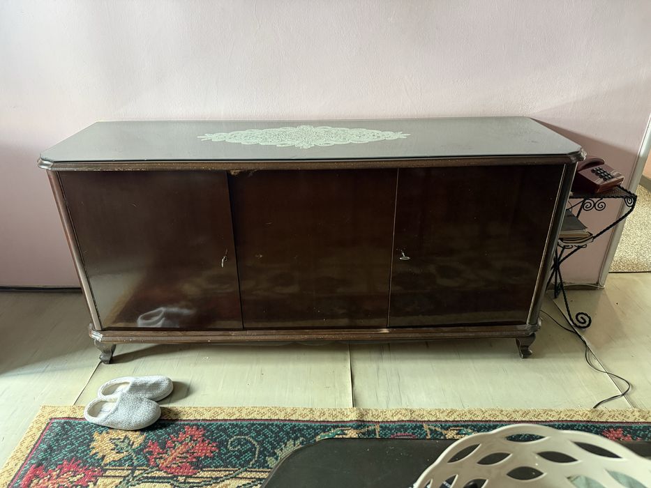 Mobilier vintage din lemn