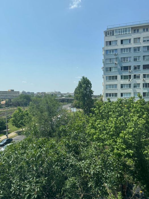 Vand apartament 3 camere Calea Grivitei