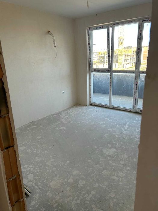 Продава се Тристаен апартамент в Поморие - 83 кв.м за 1049 €/кв.м - Снимка #2