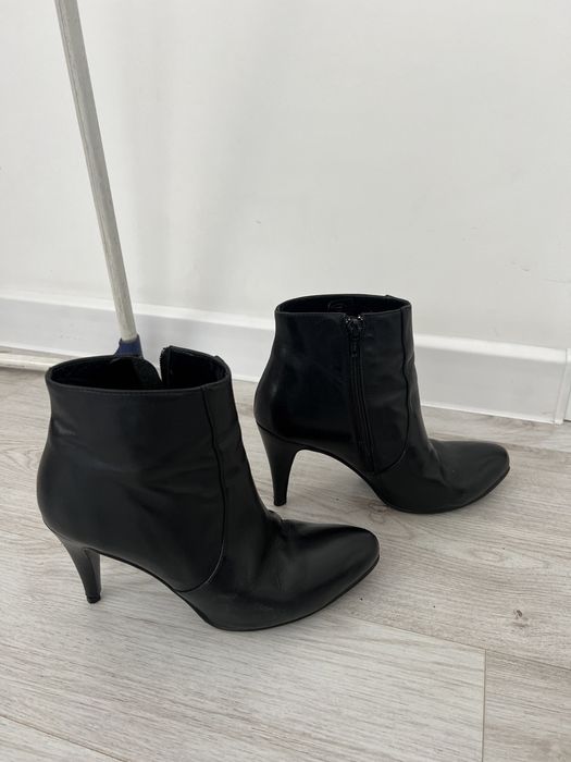 Кожаные ботильоны