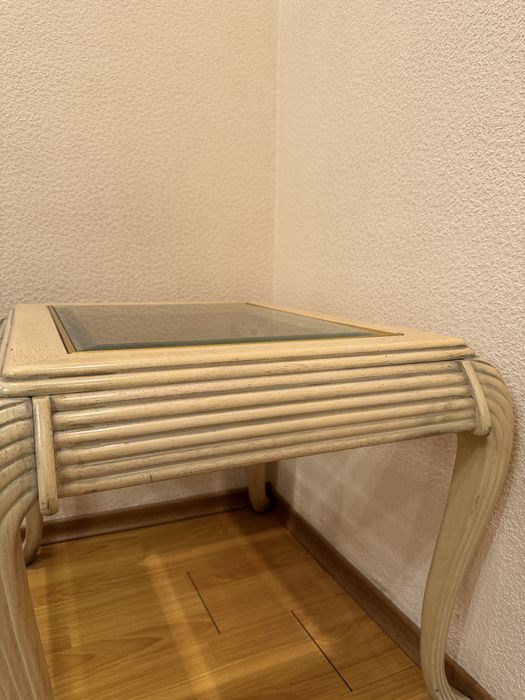 Придиванный столик