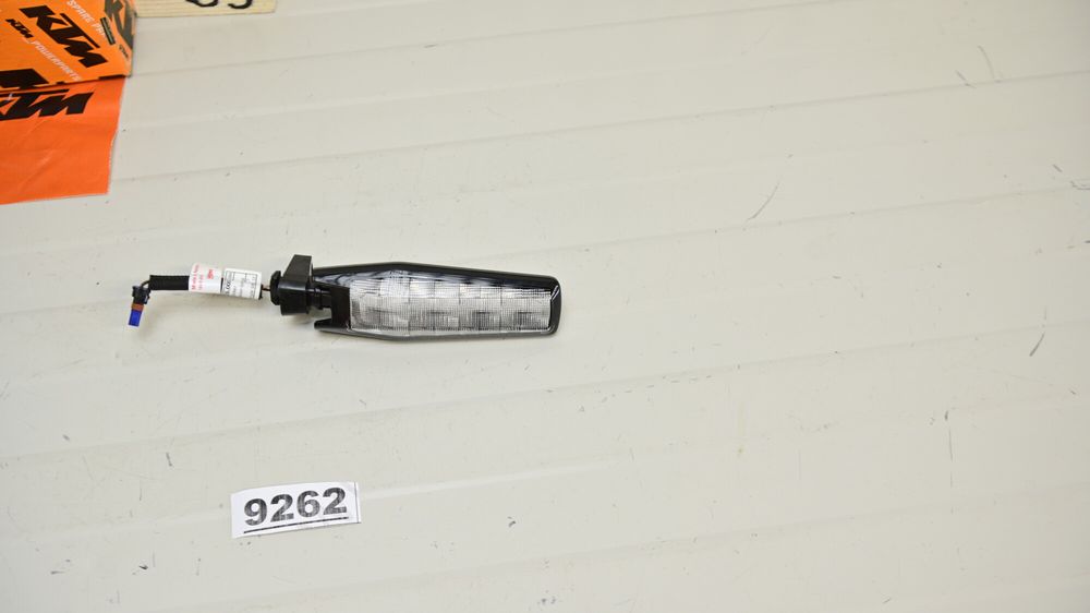 KTM 1390 Super Duke R EVO 2024 Semnalizare fata dreapta / spate stanga