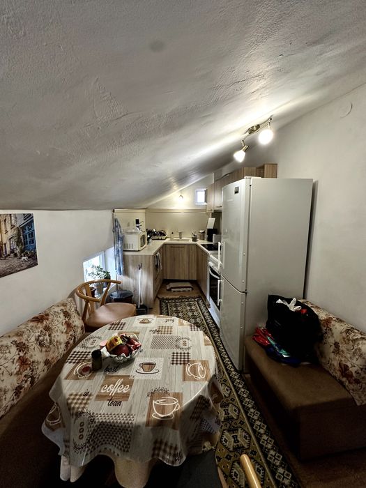 Дава се под наем Етаж от къща в Пловдив, Център - 106 кв.м за 329900 € - Снимка #11