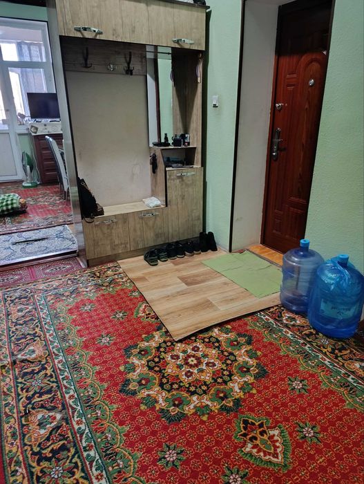 4 xona qilingan xonadon g'ishtli domdan sotiladi.