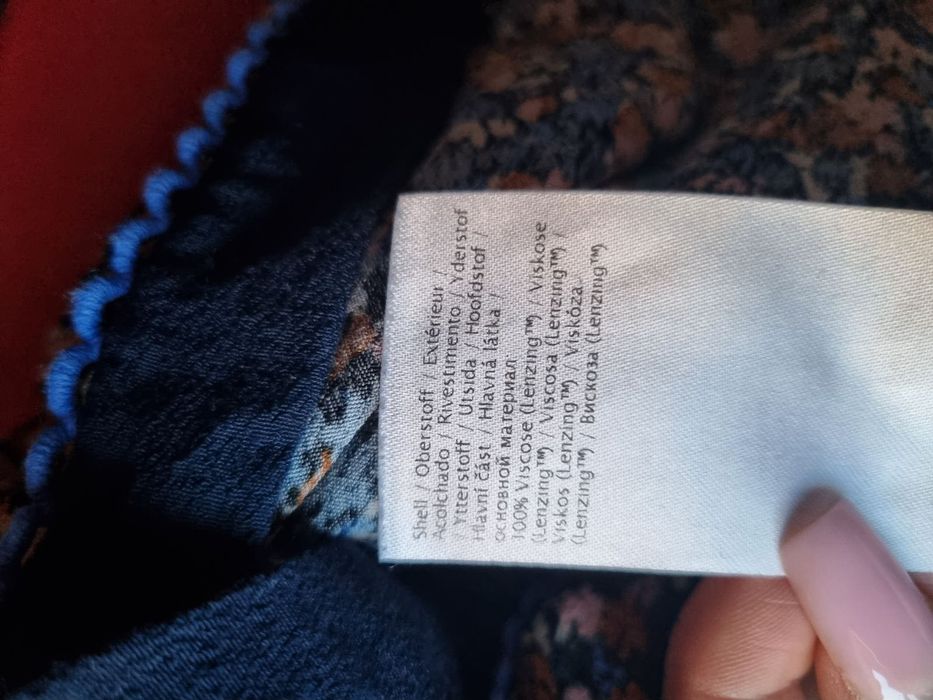 Разкошна риза с флорален десен NÜMPH