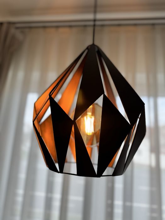 Lustră tip pendul + bec inclus