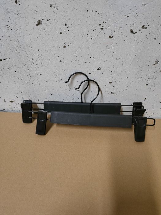 Продам вешалки для брюк для юбок