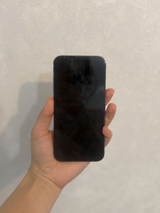 Продам айфон 13 про 256  в идеальном состояние