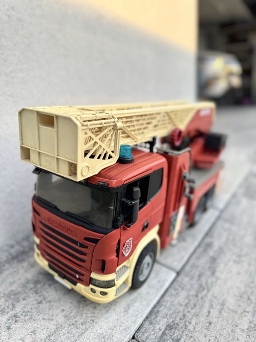 Jucarie Camion Scania de pompieri