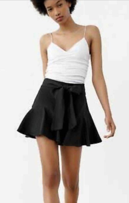 Пола панталонки на Zara