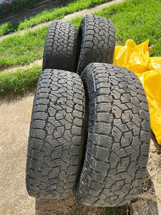 Почти НОВИ Toyo Open Country A/T III – 245/65 R17 – Само на 1000 км!