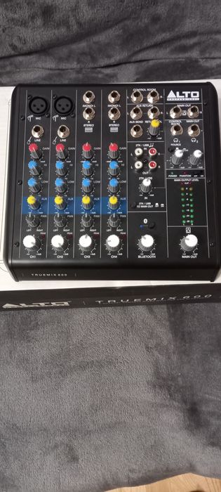 Продавам пулт в перфектно състояние!