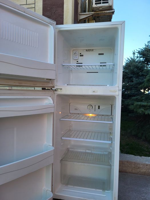 Холодильник Лж ноуфрост