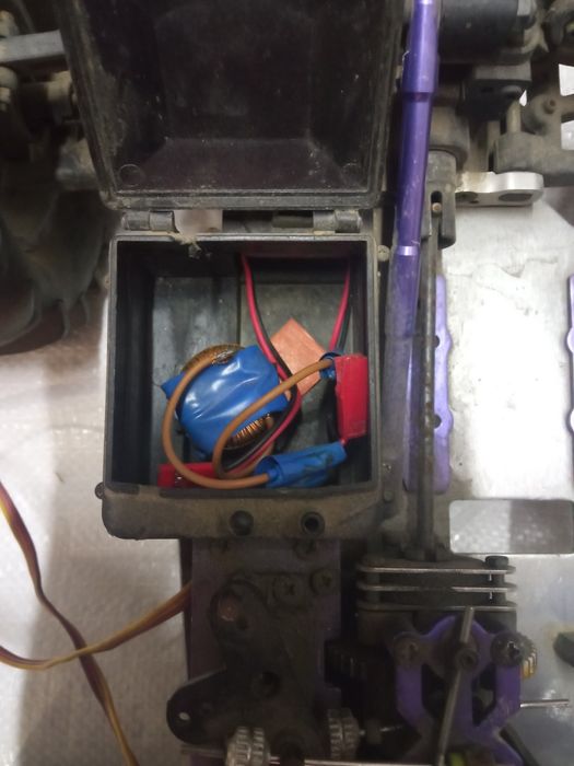 Машина на радиоуправлении с ДВС