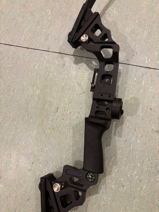 Рефлексен лък - Recurve Bow