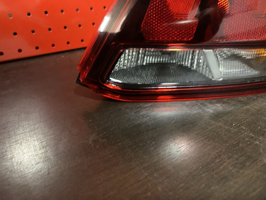 Stop dreapta Peugeot 301 an 2012-2017 cu defect