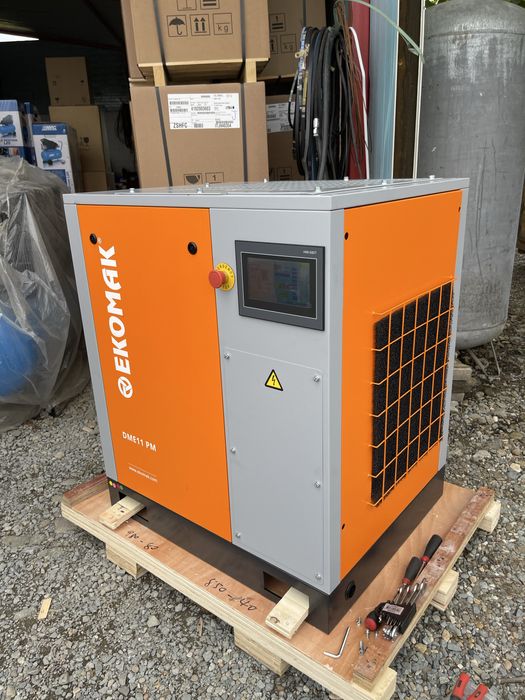 Compresor cu surub 11kw INVERTER / EKOMAK Motor cu Magneti Permanenti