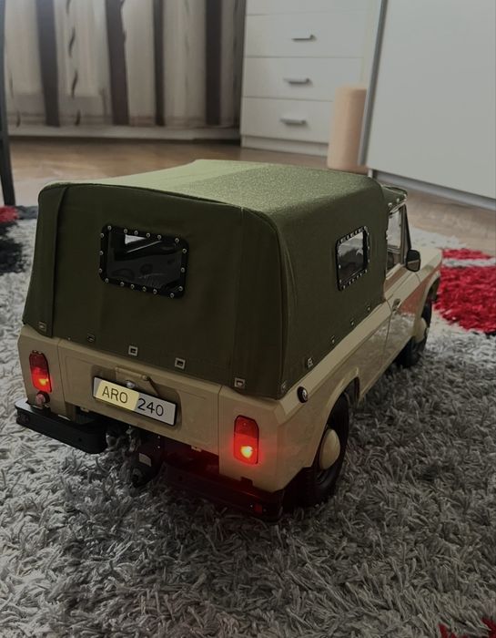 Aro 240 Construit scara 1/8