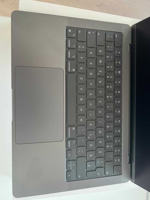De vânzare Apple MacBook Pro 14" M4 (A3112) – Display defect
