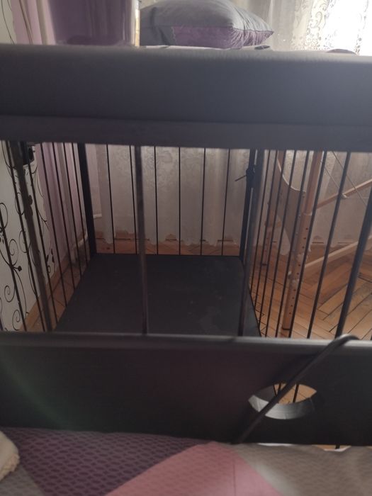 Клетка за БДСМ секс садо-мазо